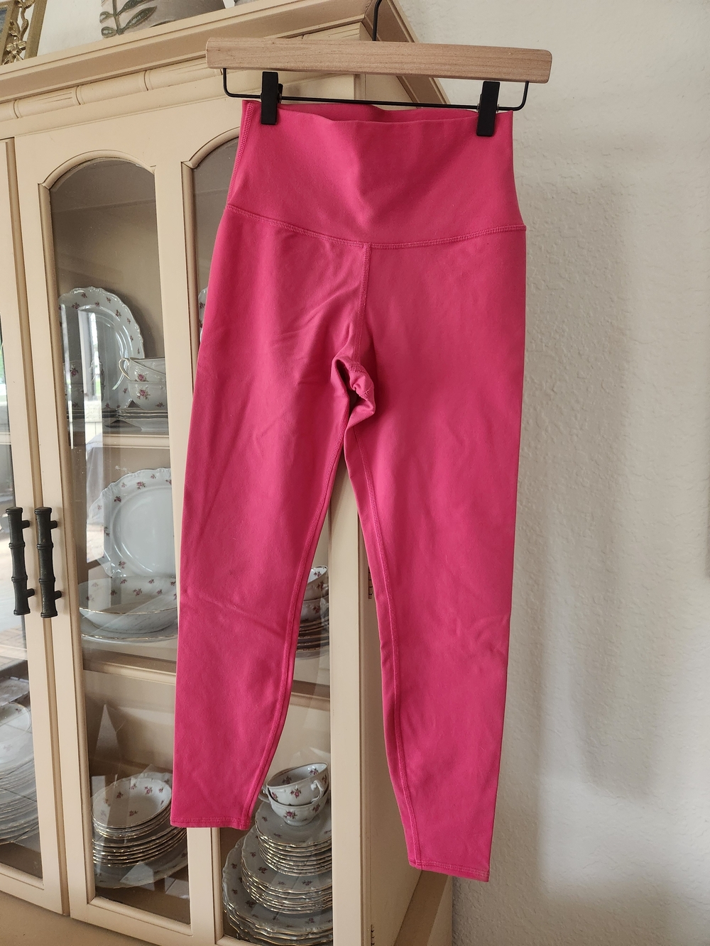 Alo Yoga High-Waist Hot Pink Leggings